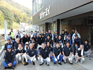 道路清掃を行いました